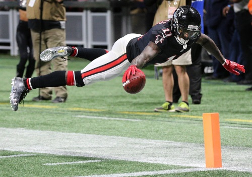 Jones nimmt Buccaneers auseinander