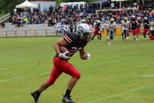 Wide Receiver Nassim Amroun verstärkt Pirates