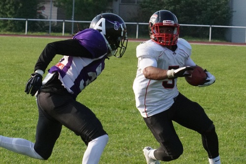 Panther mühen sich zum 13:0 in Langenfeld