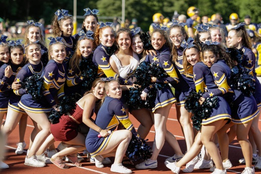 Maniacs Cheerleader starten Crowdfunding Projekt