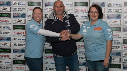 Amboss gründet Cheerleading-Abteilung