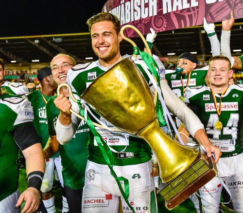 Marco Ehrenfried tritt einen Schritt zurück