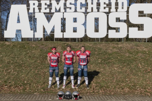 Amboss Verstärkung von den Mustangs, Paladins und Riders