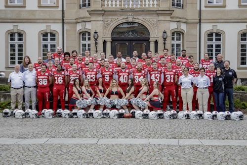 Rhein Main Rockets Manschaftsbild 2019 mit Trainern und Cheerleadern