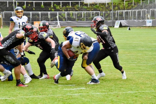 Kelly Perrier erzielt einen Touchdown für die Wiesbaden Phantoms