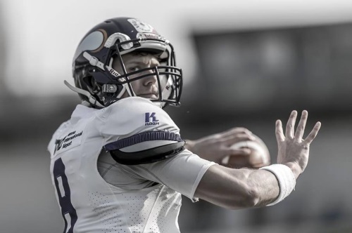 Quarterback Austin Herink, Dacia Vienna Vikings beim Wurf