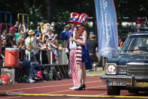 Oliver Woyda und Anißa Mowak moderieren American Day