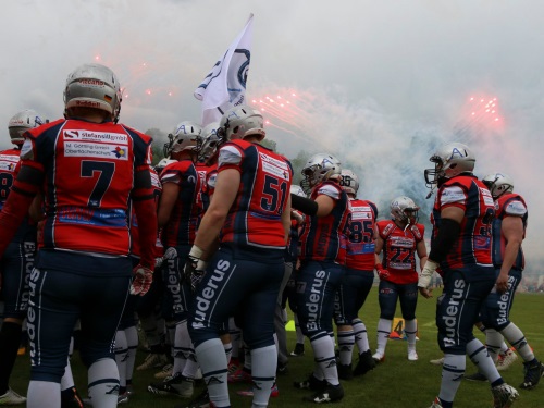 Remscheid Amboss Feuerwerk für das Bergische Derby