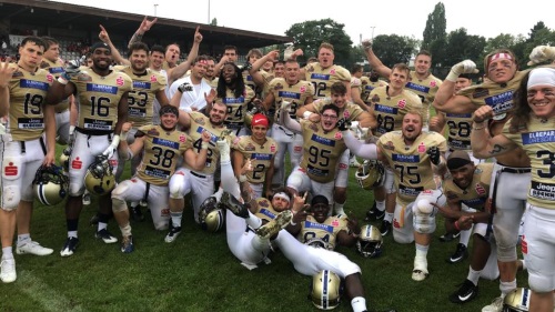 Dresden Monarchs freuen sich über Sieg gegen Düsseldorf Panther