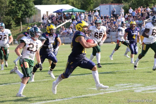 Nate Moris erzielt einen Touchdown für die Hildesheim Invaders