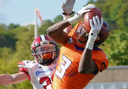George Robinson, #3 Frankfurt Universe fängt einen Pass gegen Marburg Mercenaries