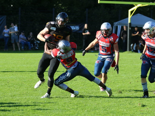 Jeffrey Dubose von Remscheid Amboss beim Tackling