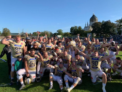 Dresden Monarchs nach dem Sieg gegen die Marburg Mercenaries