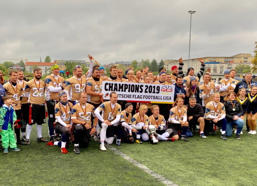 Dresden Monarchs Flagteam sind Meister 2019