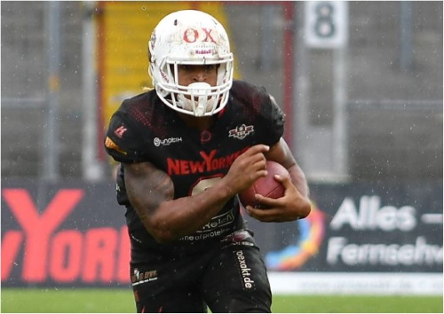 Christopher McClendon, Runningback der New Yorker Lions Braunschweig erzielt 5 Touchdowns gegen die Stuttgart Scopions