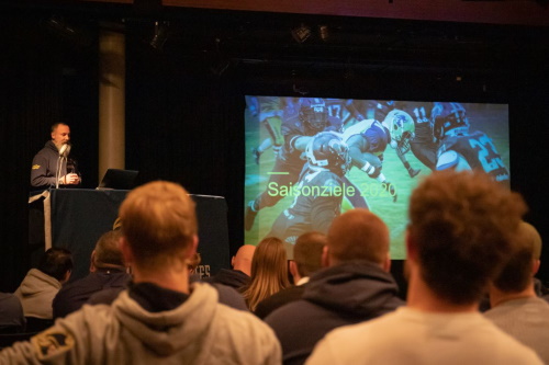 Headcoach Jörn Maier von den Elmshorn Fighting Pirates stellt die Planung für die GFL Saison 2020 vor