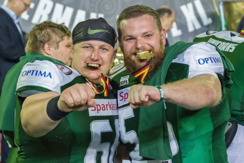 Patrick Staudacher und Daniel Graf beim German Bowl Sieg mit den Schwäbisch Hall Unicorns