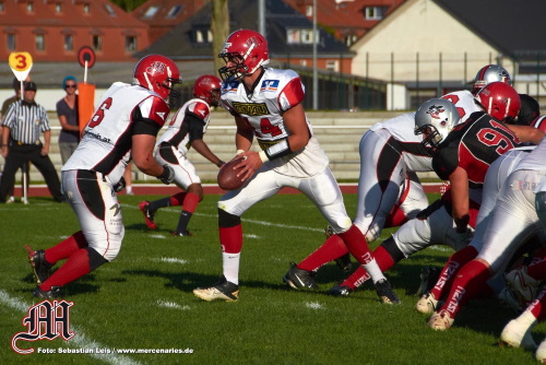 Sonny Weishaupt als Quarterback bei den Marburg Mercenaries 2012
