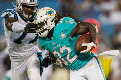 #77 Rakim Cox bei den Carolina Panthers 2015 gegen die Miami Dolphins