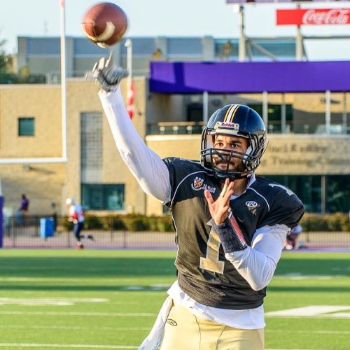 Der kanadische Quarterback Brandon Reaume geht zu den Stuttgart Scorpions