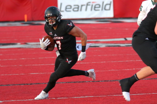 US Receiver Nic Sblendorio geht zu den Kirchdorf Wildcats