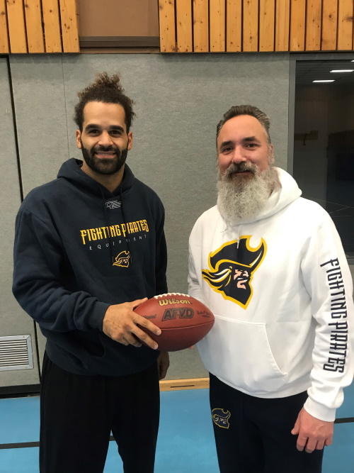 Defense Line Coach Josh Hartigan und Headcoach Jörn Maier der Elmshorn Fighting Pirates