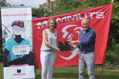 Elke Wirtz, Vorstand Münster Mammuts und Werner Bußmann, Roterkeil.net, Ortsgruppe Senden