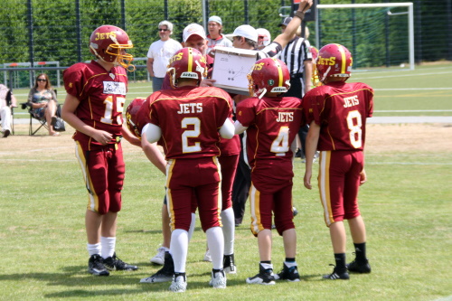 Der Jets-Nachwuchs freut sich auf neue Feldmarkierungen