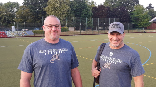Spielobmann Thomas Plessl und Headcoach Joe Tricario von den Marburg Mercenaries