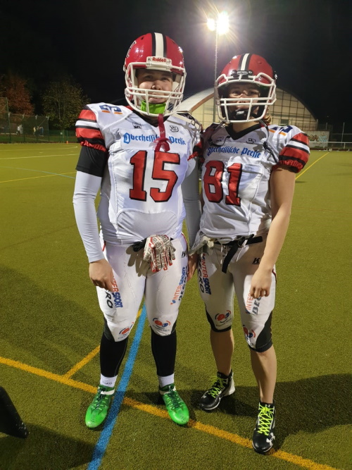 Tamara Busecke #15 und Frederike Seibert # 81 Damenmannschaft Marburg Mercenaries