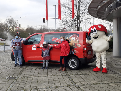 Vorpommern Vandals erhalten Teambus der Sparkasse Vorpommern