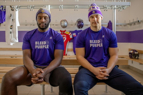Leo Misangumukini und Bernhard Seikovits von den Dacia Vikings sind im NFL Programm