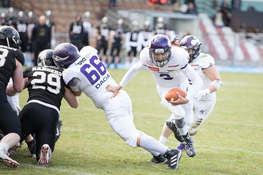Quarterback Eystin Salum, Dacia Vikings