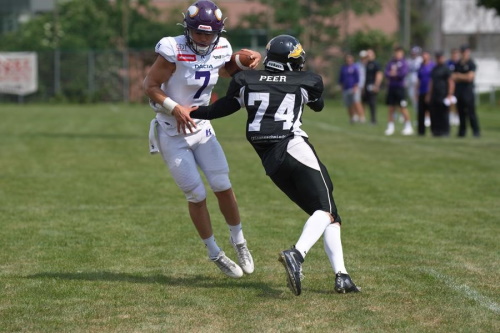 #7 Nico Hrouda