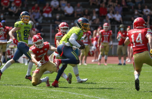 Cardinals Quarterback Joe Newman erlief beide Essener Touchdowns