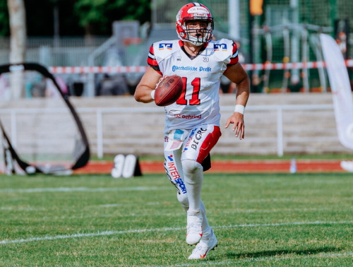 Sonny Weishaupt knackt 10.000 Yards Passing Marke
