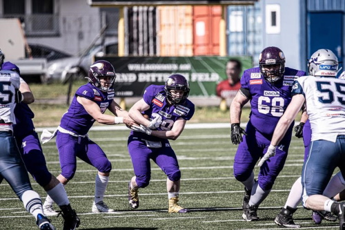 QB Nico Hrouda, RB Max Frank und OL Roman Seybold
