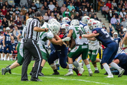 Starke Leistung der Unicorns Defense gegen die Razorbacks