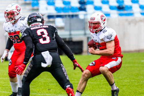 Hurricanes gewinnen erneut gegen Scorpions