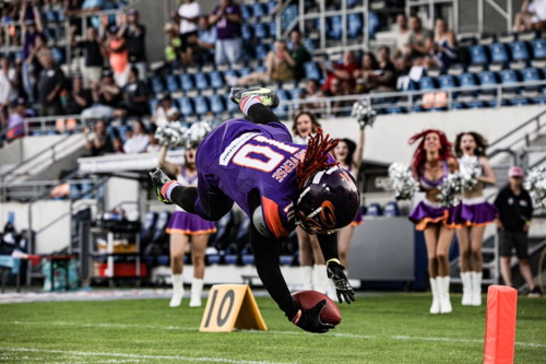 #10 Sloan Quarderman fliegt zum Touchdown für Frankfurt Universe
