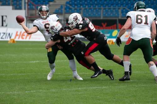 Lions Defense macht Druck auf Kiels Quarterback