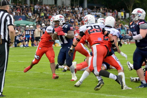 #11 Lennies McFerren für die Razorbacks gegen Stuttgart