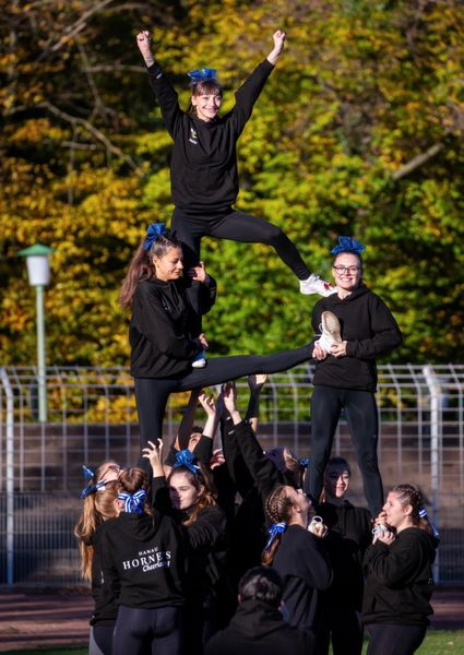 Saisonstart der Hornets Cheerleader und Spieler