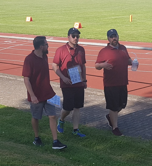 Sven Hofmann, Offense Coordinator Carter Gusway und Head Coach Daniel Koch