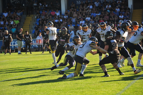 Phantoms vs. Golden Dragons