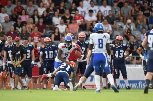 Razorbacks vs. Comets