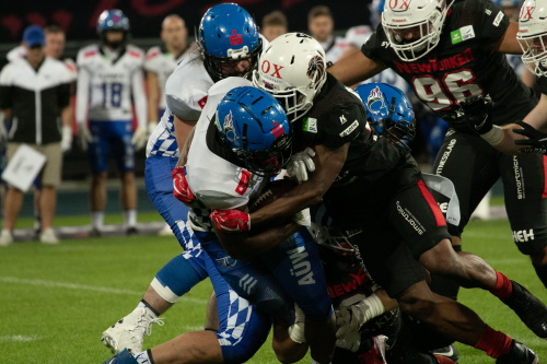 New Yorker Lions vs. Comets