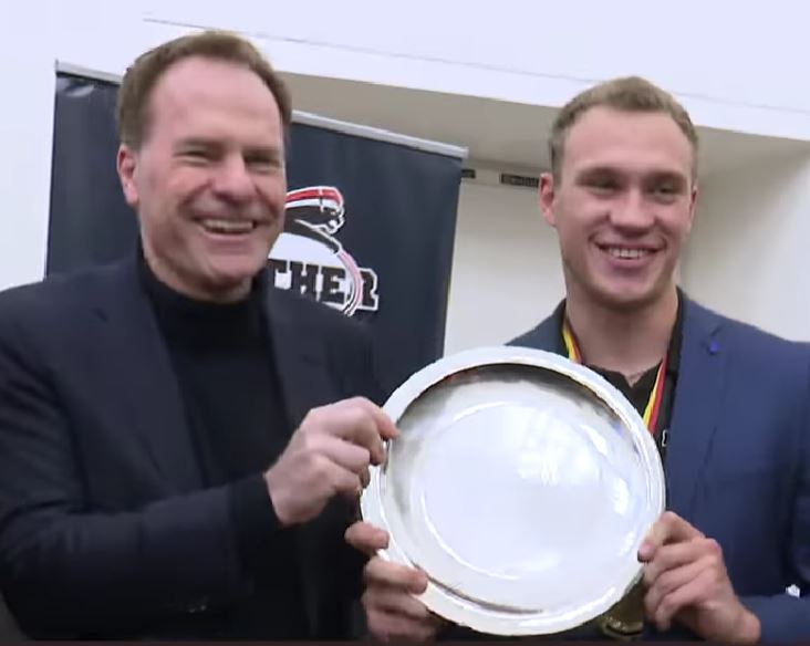 Oberbürgermeister Dr.Stephan Keller und Quarterback Ben Berges