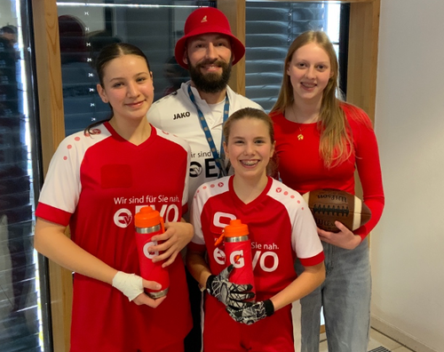 HC-Frank Grimm mit (v.l.) Ewa, Paula und Katharina