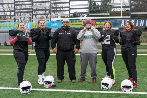v.l.: Annika Hannibal, Miriam Edelmann, Coach Carlton Earl Fritsche, Lena Müller, Annelie Fritz und Maike Bulenda